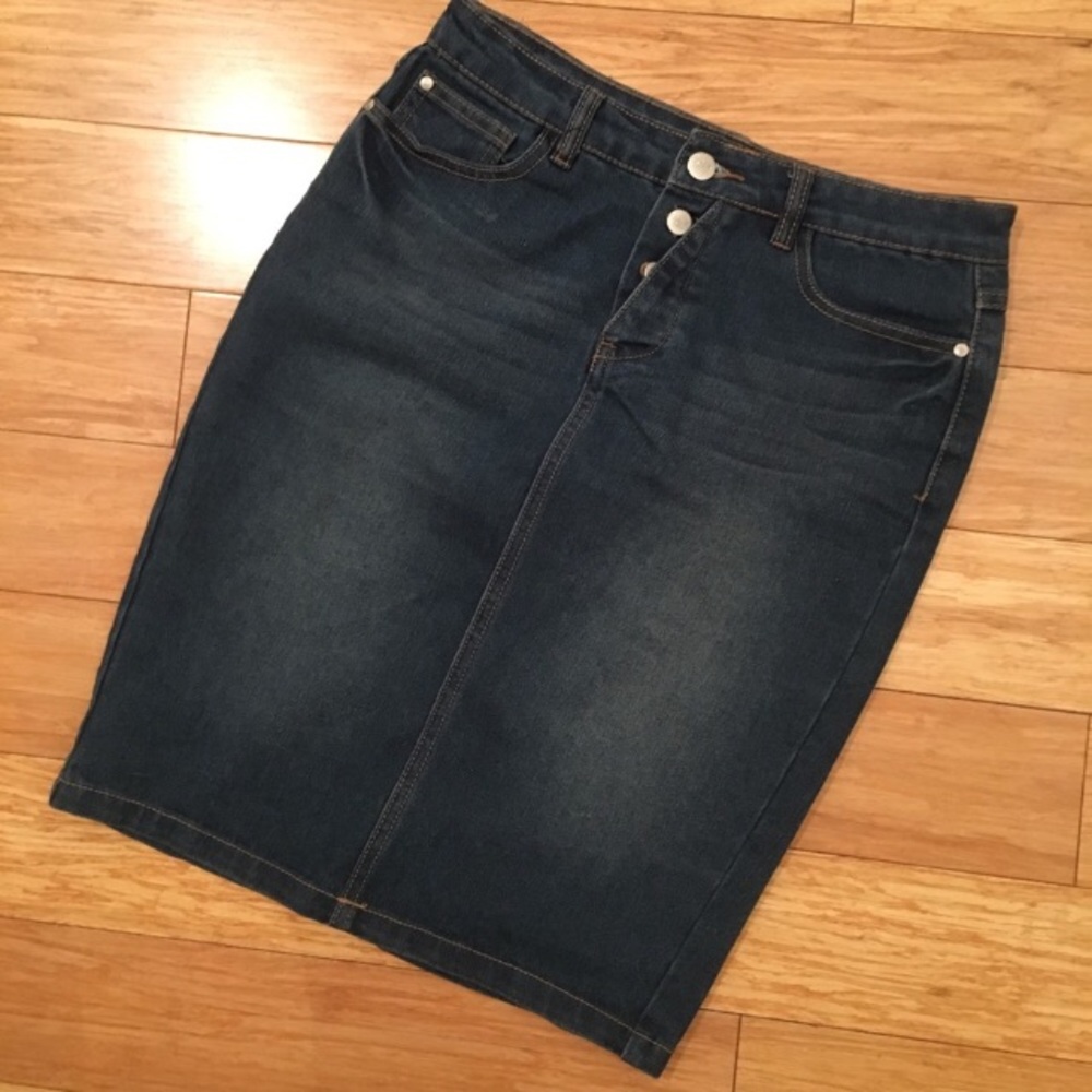 Denim skirt